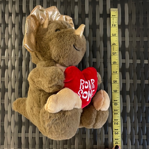 New Stuffed Dino love Triceratops 13” animal toy brown gold red - Picture 10 of 11